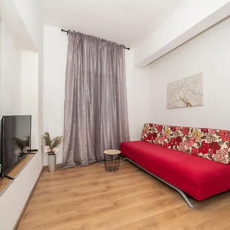 Apartment By The Sea - 21425 Makarska