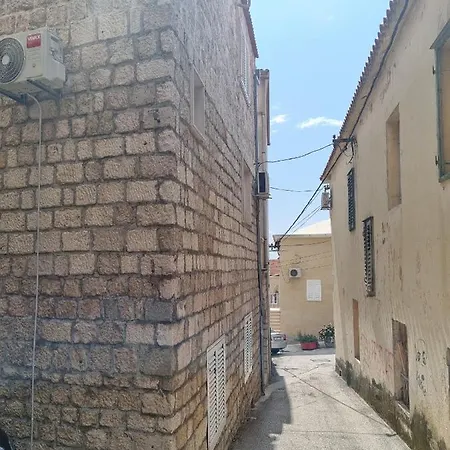 By The Sea - 21425 Μακάρσκα