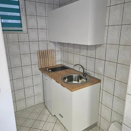 By The Sea - 21425 * Μακάρσκα